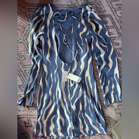 Abercrombie & Fitch Blue and Cream Patterned Dress - Picture 2 of 5